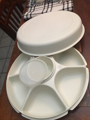 Vintage Tupperware Divided Vegetable Relish Chip & Dip Bowl Lids 1665-1 Serving-image