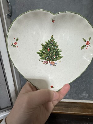 Vintage Studio Nova HOLIDAY SEASON PATTERN Heart Shaped Plate MADE IN JAPAN 6”-image