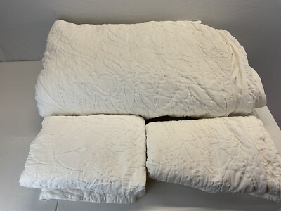 Pottery Barn  Matelasse  King Duvet, 2 King Shams White-image