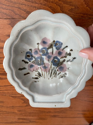 Cindy Angliss Studio Art Flowered Scallop Shaped Pottery Bowl Signed ~6.5x6”-image