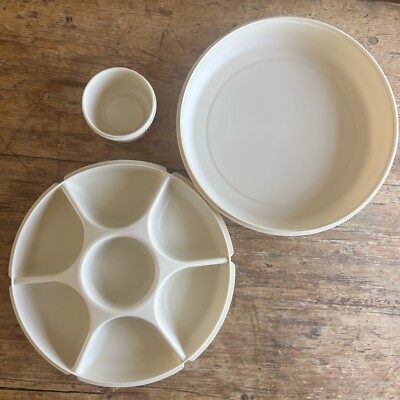 VINTAGE TUPPERWARE 6 Section Divided CHIP AND DIP SERVING TRAY WITH LID & Bowl-image