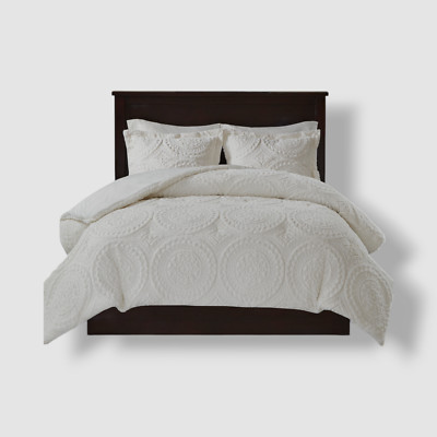 Madison Park White Arya Comforter Mini 3-Piece Set, Full/Queen Size.-image