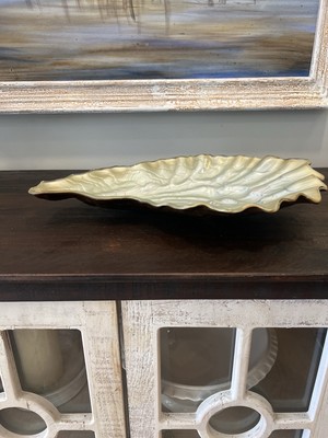 Art Glass Pearly Oyster shell Shaped Bowl Dish Decorative Glass Bowl Excellent!-image