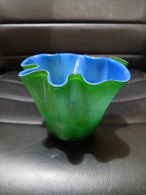 Gorgeous Designs- Medium Ruffled Vase Blown Green Glass Lined-w-Blue Cased Fine-image