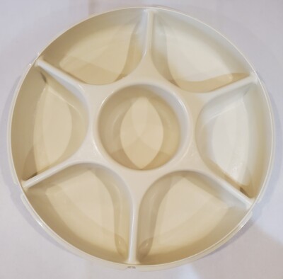 Tupperware 1665-1 Almond Divided Veggie Fruit Dip Party Tray With Lid Vintage-image
