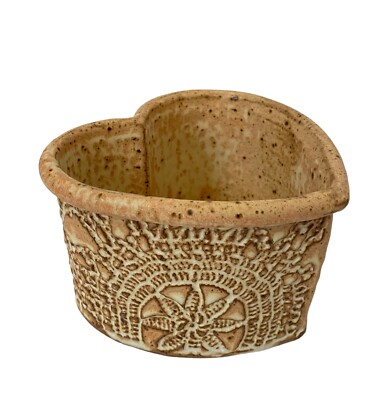 Barbara Studio Art Pottery Boston Brown Bread Heart Shaped Baking Pan. Candy Dis-image