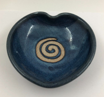 Studio Art Pottery Heart Shaped Trinket Snack Dish,  Peter Schmidt Studios,  USA-image