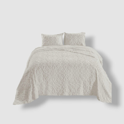Madison Park White 3 Piece Tufted Cotton Chenille Bedspread Set Full/Queen-image