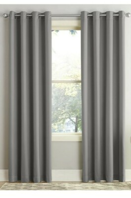 (1) Lichtenberg Sun Zero gray Grommet Panel 52