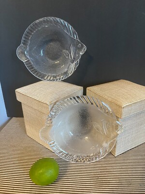 Vintage Clear Glass Fish-Shaped Frosted Salad/Fruit Bowls JAPAN - Set of 2 -image