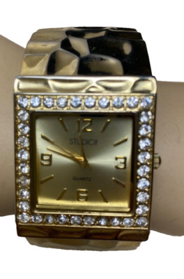 Studio Women Golden Quarz Watch-image