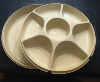 Vintage Tupperware Chip Dip Snack Serving Tray Set w/Lid 1665 & Dip Cup 1667-image