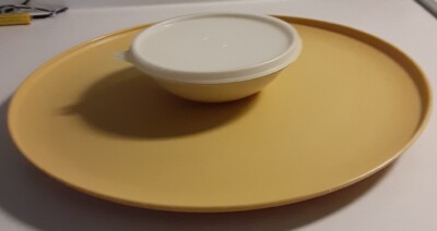Vintage Tupperware Chip Dip-N-Serve Tray & Bowl # 492 harvest gold-image