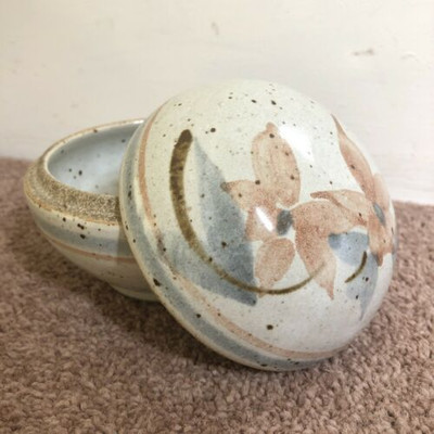 Studio pottery small ball shaped pastel floral pill box trinket jewellery-image