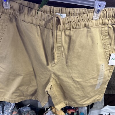 Woman Shorts Large Made By Dip Above The Knee-image