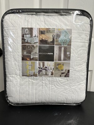 Madison Park Tuscany Queen Size Quilt Damask Medallion Design Coverlet & Shams-image