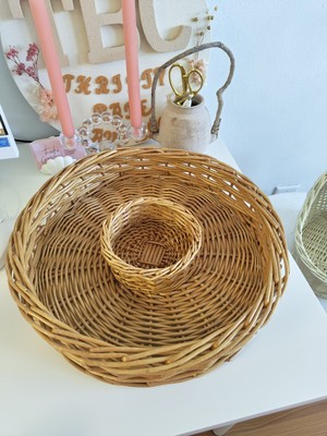 Vintage Woven Rattan Chip Dip Serving Basket Straw Wicker Round Tray  15 Inches-image
