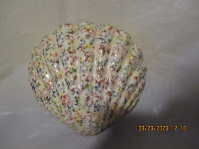 VTG Home Studio Art Pottery Handmade Shell Shaped Wall Pocket Spongeware Style-image