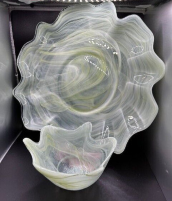 Large Hand-Made Green Art Glass Swirl / Scalloped Chip/Dip Console Bowl Set-image