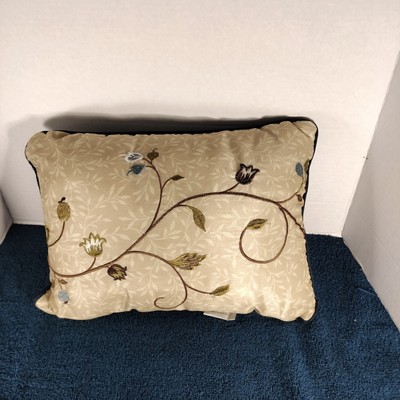Madison Park Floral Throw Pillow 11