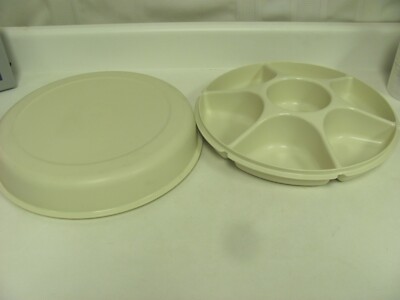 Vintage Tupperware Vegetable, Serving Tray with Lid, Chips and Dip, 1665-3  -image