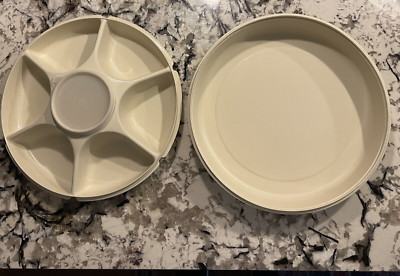 4 pc Tupperware Veggie Storage Tray & Dip Keeper Almond Divided Dish w/covers-image