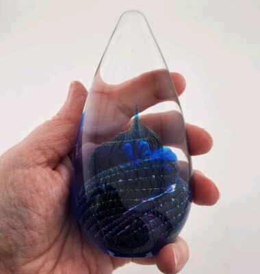 Vintage Maytum Studio Art Glass Blue Egg Paperweight Signed 1996-image