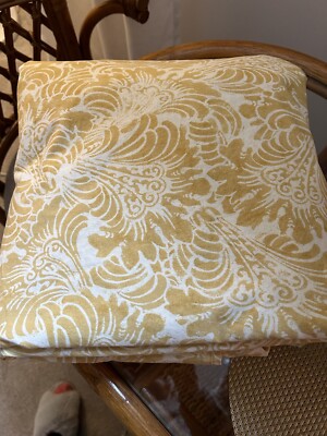 Pottery Barn kING Mari Yellow Duvet cover.-image