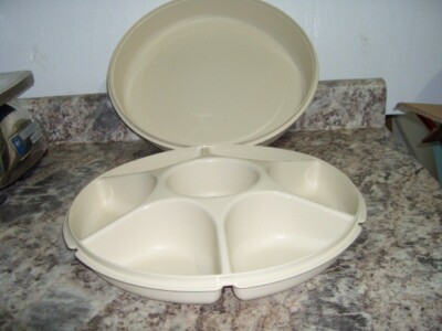 Tupperware Serving Center Tray Almond 1665-1 / 1661-1 with Lid Veggie Dip-image