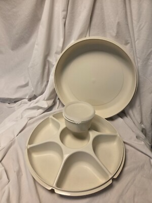 Tupperware 1665-1 Divided Serving Tray Container With Lid 1665 Veggie Dip 1666-image