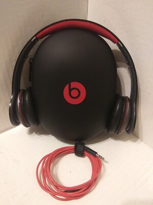 Beats by Dr. Dre SOLO HD Headphones + Case & Cable-image