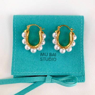 MUBAI Studio Retro Chunky U Shaped Pearl Gold Hoop Earrings NEW in Pouch -image