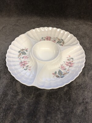 Large Chip Cracker Veggie Dip Tray About 12 3/4”-image