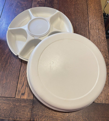 Tupperware 1665-5 Divided Serving Tray With 1666-2 Lid 1667-12 Veggie Dip Great!-image