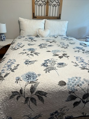 Madison Park Queen Size Quilt Blue Floral-image