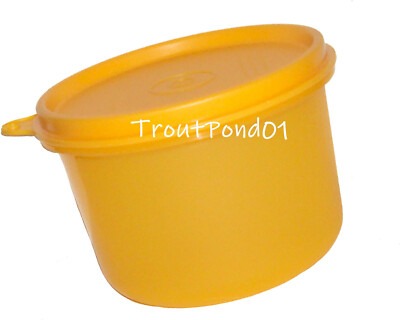 TUPPERWARE Lg Serving Center Dip Dish 15 1/4 oz Papaya Orange Bowl Snack Cup-image