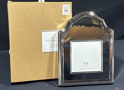Pottery Barn Cadre Hailey Monogrammed Frame 4x4 / 10 X 10 CM-image