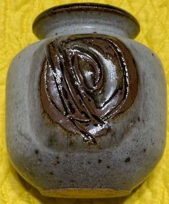 Gerry Williams Signed Light Blue Gray Wide Mouth Squared Vase 2 Insignias-image