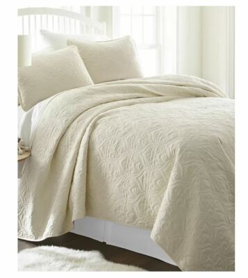 Ienjoy Home Home Collection Premium Ultra Soft Damask Quilted Queen Coverlet Set-image
