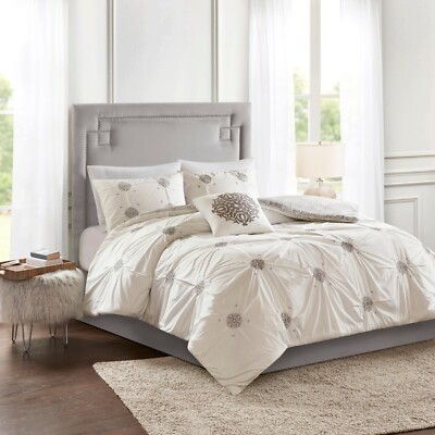Madison Park Malia 4 Piece Embroidered Cotton Reversible Duvet Cover Set-image