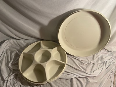 Vintage TUPPERWARE Large Serving Center Divided Dip Tray Set 1665/1666 With Lid-image