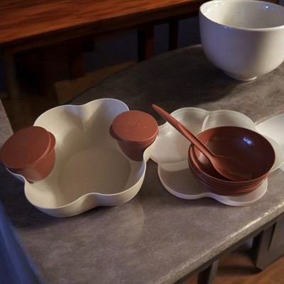 9 Pc Tupperware 1.5 Gal Chip & Dip Flower Bowl Set 2 Dip Bowls 4 Bowls 1 spoon-image