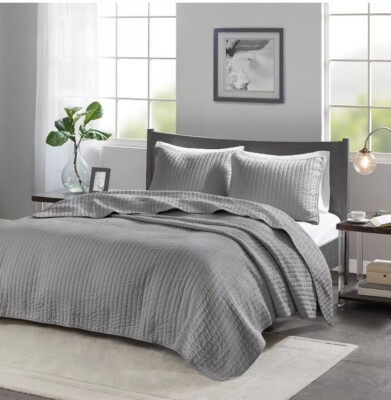 KING 👑 Quilt Set~ Madison Park- 3 PC All Season Bedspread Sham Pillowcase Macy-image