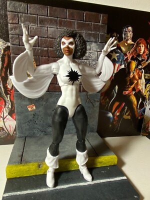 AVENGERS 60th ANNIVERSARY CAPTAIN MARVEL aka PHOTON (VS DR. DOOM - 2 PACK)-image