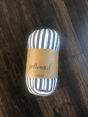 King/Cal King Duvet With 2 King Shams. Ultra Soft Microfiber Polyester-image