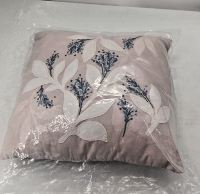 Madison Park Palmer Beige Accent Throw Pillow Stitched Flower 18x18-image