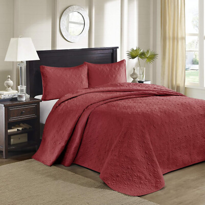 Madison Park Quebec Reversible Bedspread Set | Queen Size | Red.-image