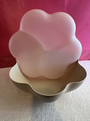 Tupperware XL Flower Shape Chip/Salad Bowl,#4624A-2 Hanging Dip Bowls #4626A-image