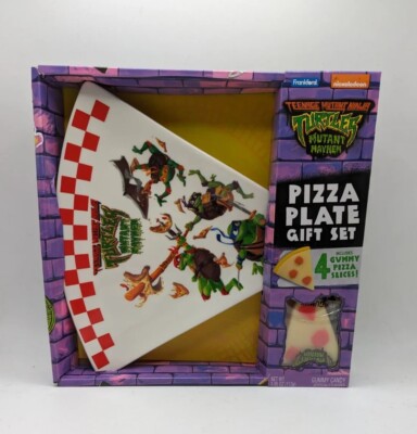 TMNT  Mayhem Pizza Shaped Porcelain Plate Gift, With Gummies-image
