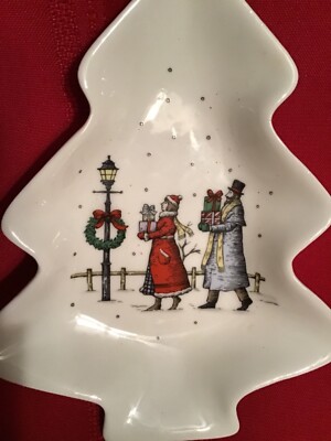 Christmas Shoppers by Studio Nova Small Tree Shaped Nut or candy dish/-image